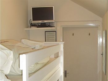 Hotel Ei8ht Brighton Apartments - Guest House
