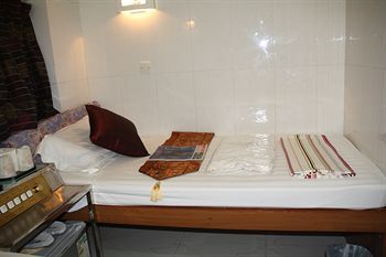 Hotel Kamal Traveller Hostel