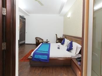 Hotel Oyo Premium Near Mega Mall