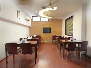 Hotel Oyo Premium Near Mega Mall