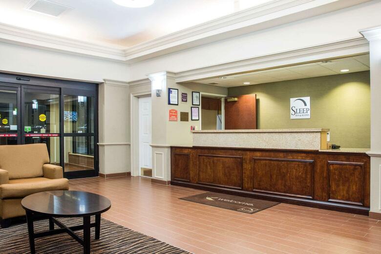Hotel Sleep Inn & Suites