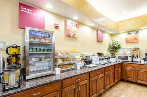 Hotel Comfort Suites Salina