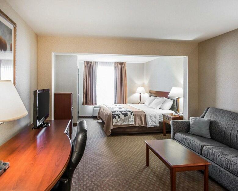 Hotel Sleep Inn And Suites Salina