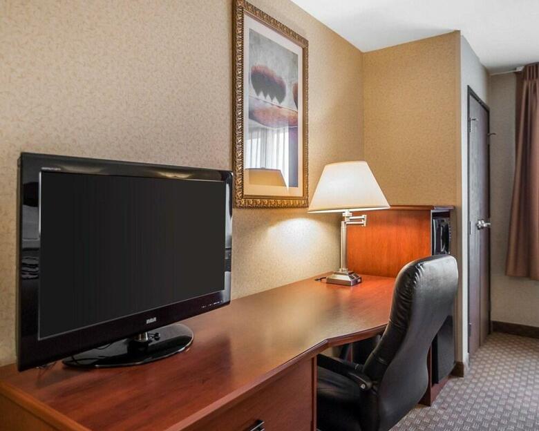 Hotel Sleep Inn And Suites Salina