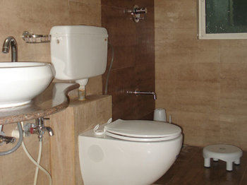 Residencia 10 Blossoms Hospitality Services