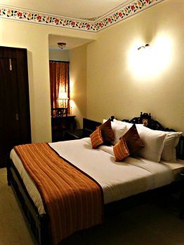 Hotel Umaid Residency