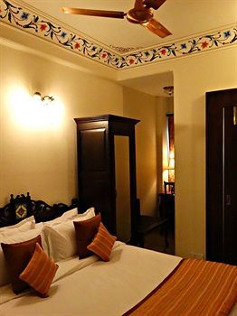 Hotel Umaid Residency
