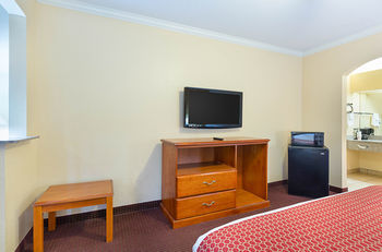 Hotel Econo Lodge And Suites