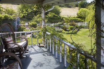 Bed & Breakfast Country Willows Inn