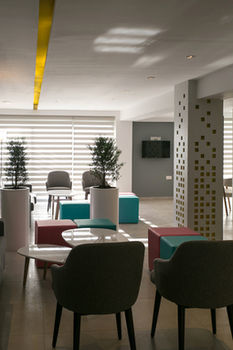 Flora Maria Aparthotel
