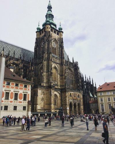 Spacious Prague View Apartment