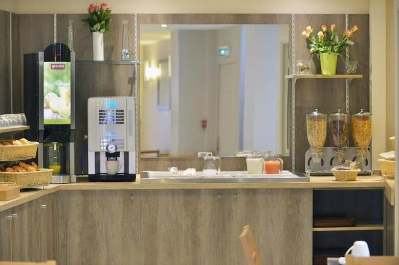 Hotel Du Chemin Vert Paris