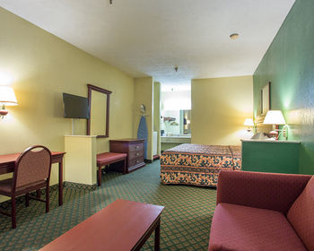 Hotel Rodeway Inn & Suites