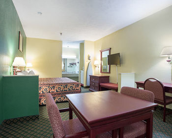 Hotel Rodeway Inn & Suites
