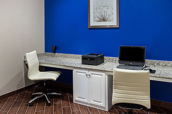 Hotel Comfort Suites
