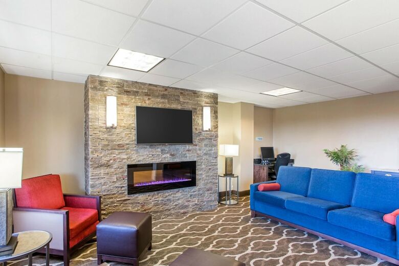 Hotel Baymont Inn And Suites Franklin