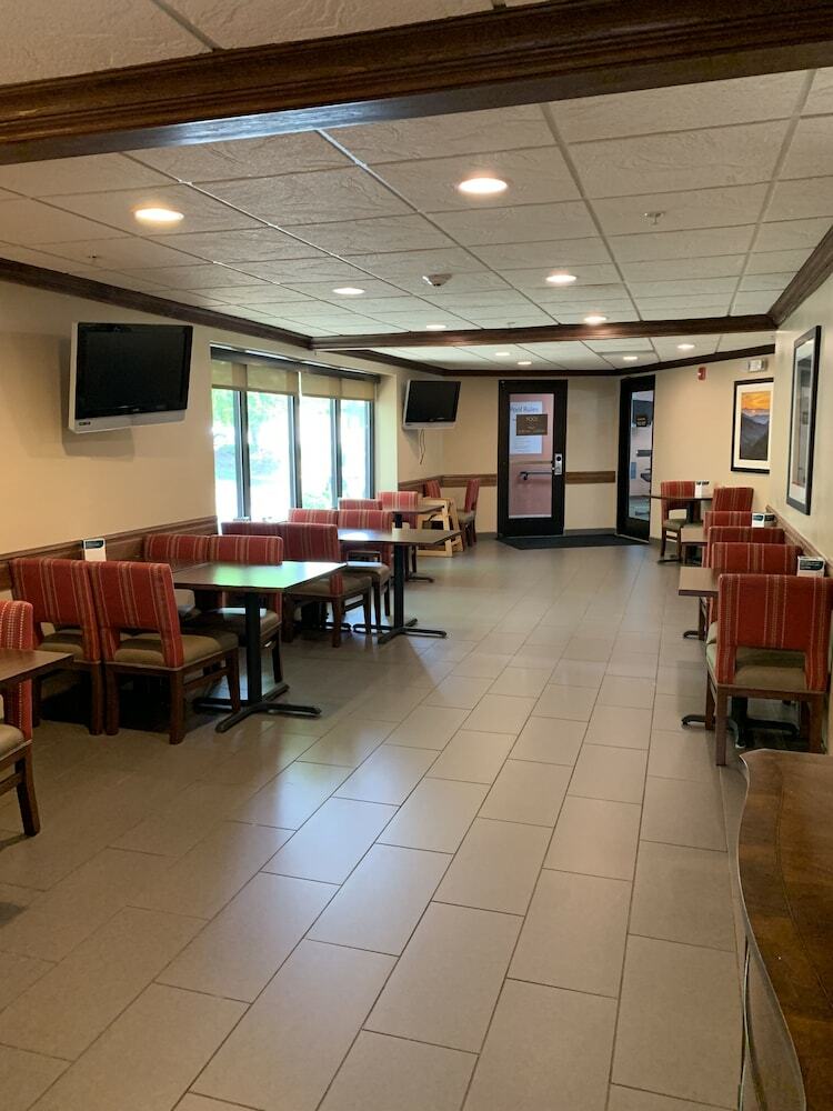 Hotel Baymont Inn And Suites Franklin