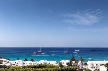 Aparthotel Bay Bees Sea View Suites & Homes