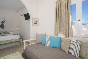 Hotel Blue Dolphins Apartments & Suites