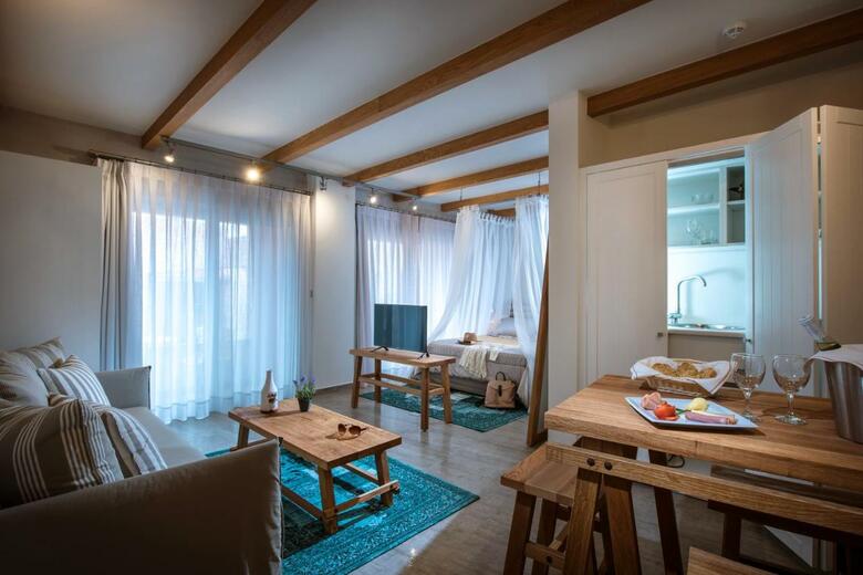 Omiros Boutique Hotel