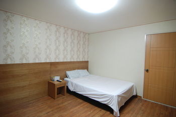 Hotel New World
