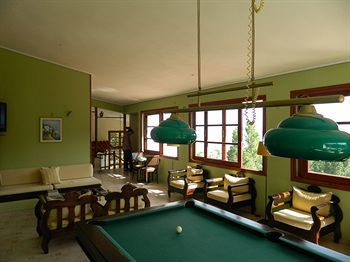 Daphne Hotel