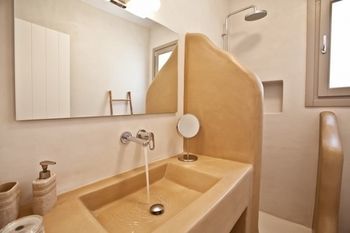 Villa White Tinos Luxury Suites