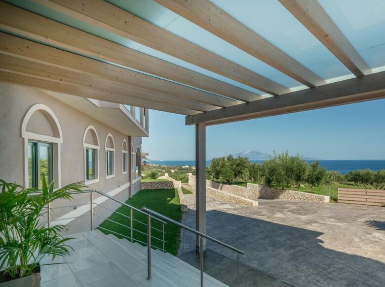 Hotel Elegance Luxury Executive Suites