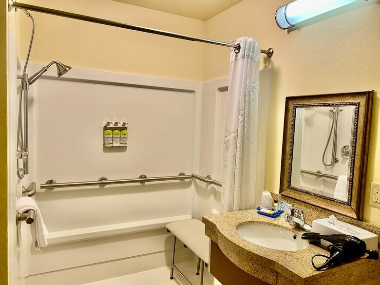 Holiday Inn Express Hotel & Suites Perry