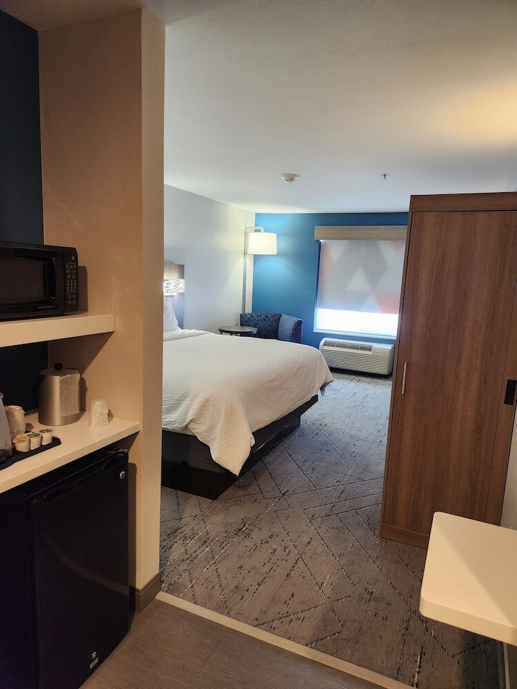 Holiday Inn Express Hotel & Suites Perry