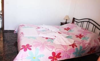 Yannis Pothoulakis Apartments