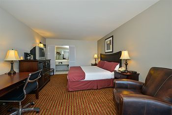 Hotel Lamplighter Inn And Suites