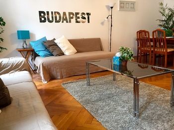 Hi5 Apartments - Parliament