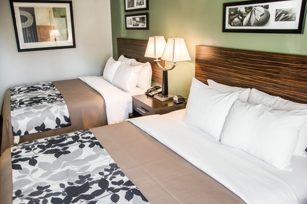 Hostal Sleep Inn & Suites University