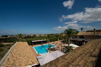 Bed & Breakfast Villa Carlo Resort