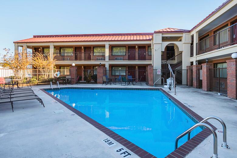 Hotel Red Roof Inn And Suites Scottsboro