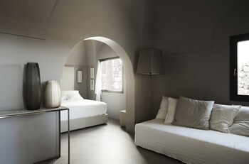 Hostal Sikelia Luxury Retreat