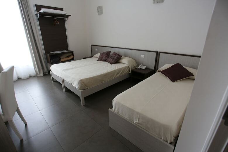 Hostal Hotel Eubea