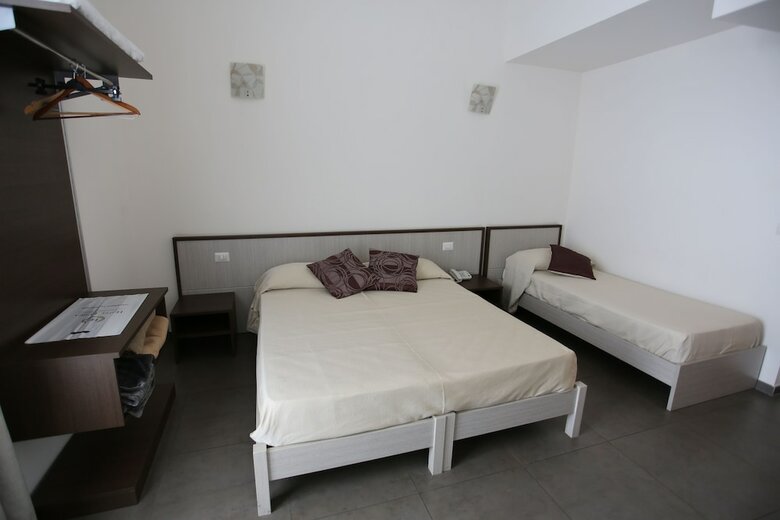 Hostal Hotel Eubea