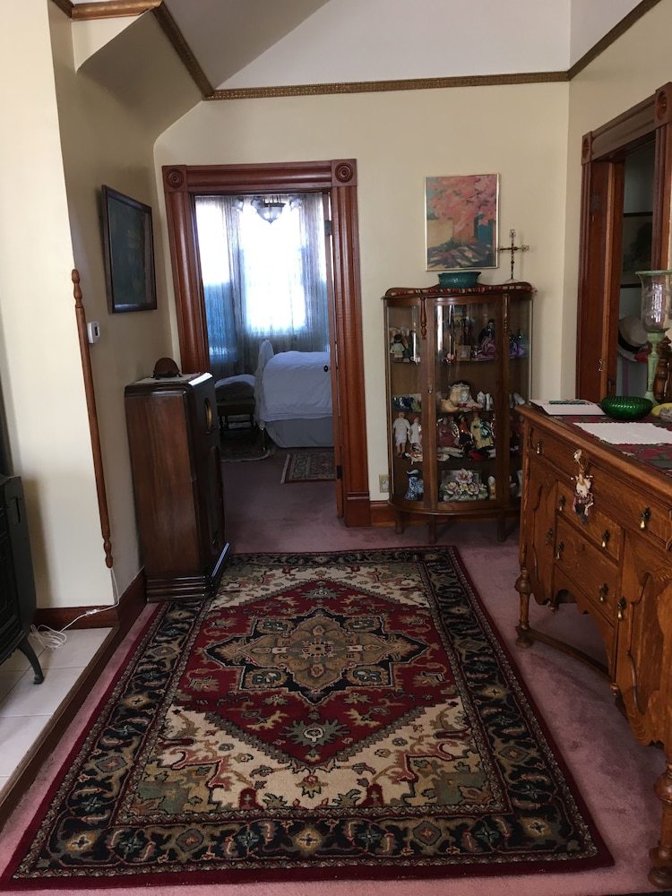 Violet Rose Bed & Breakfast