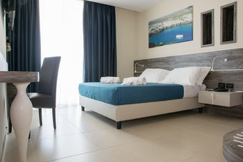 Hotel Belvedere, Torre Dell'orso
