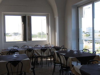 Hostal Oasis Park Hotel