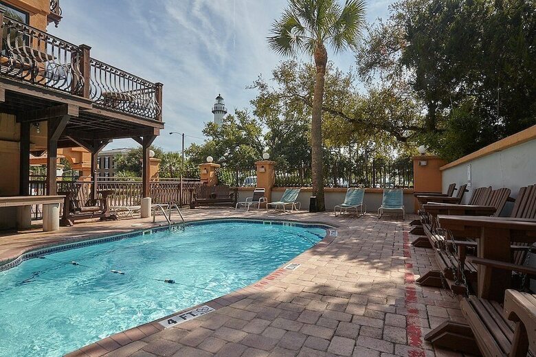 Bed & Breakfast Ocean Inn And Suites