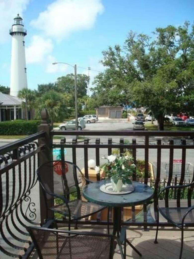 Bed & Breakfast Ocean Inn And Suites