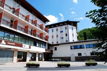 Hotel Bucaneve