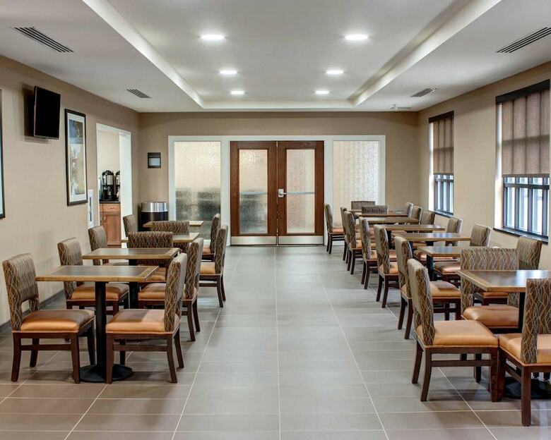 Hotel Comfort Inn & Suites