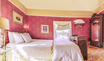 Mccall House Bed And Breakfast