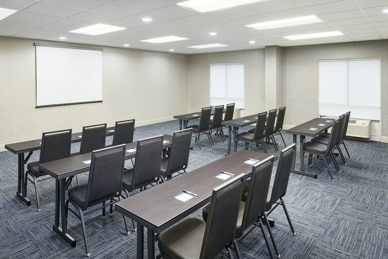 Hotel Holiday Inn Express I-26 & Us 29 At Westgate Mall