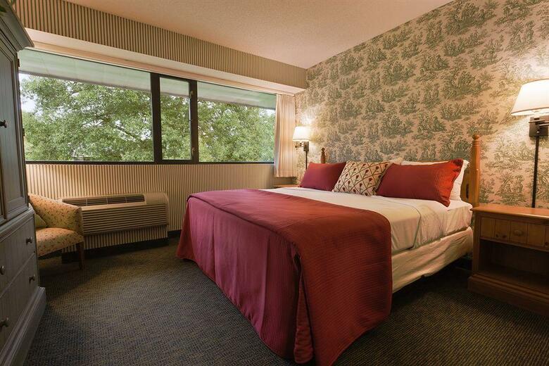 Woodlands Hotel & Suites - A Colonial Williamsburg Hotel