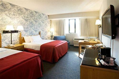 Woodlands Hotel & Suites - A Colonial Williamsburg Hotel